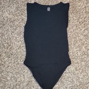 SHEIN Black Sleeveless Bodysuit